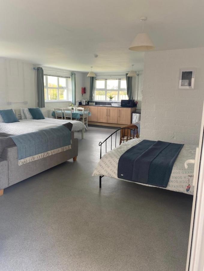 Mill House Studio Apartment Stranocum Bagian luar foto