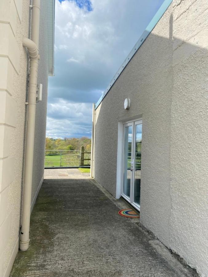 Mill House Studio Apartment Stranocum Bagian luar foto